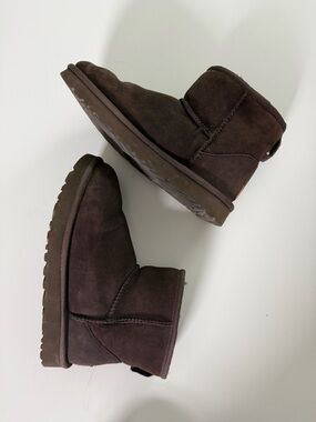 UGG Mini Suede Booties DARK COCOA size 8